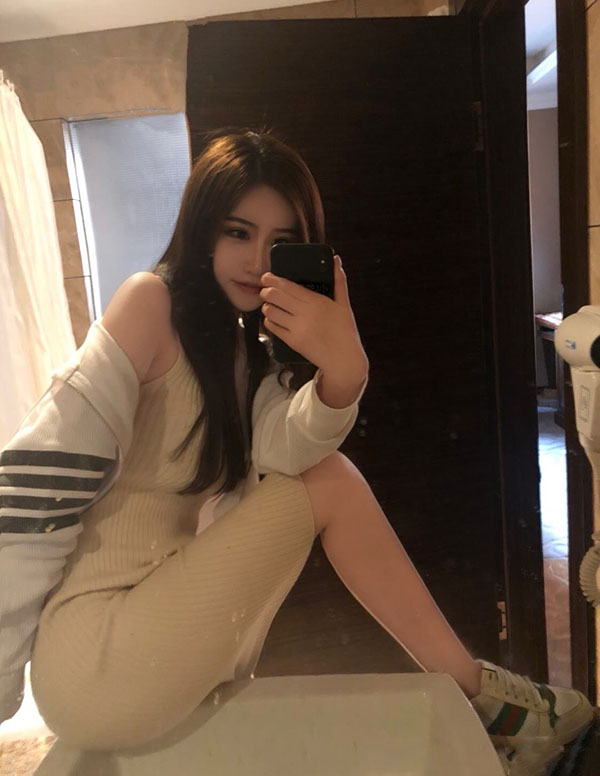 巴黎外围女大学生